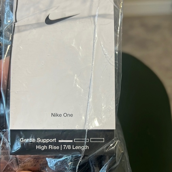 Nike Black Full-Length Leggings with Mottled Pattern - Picture 3 of 3